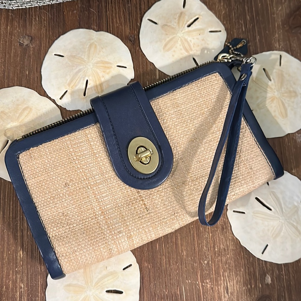 Vintage Coach turn lock woven navy wristlet